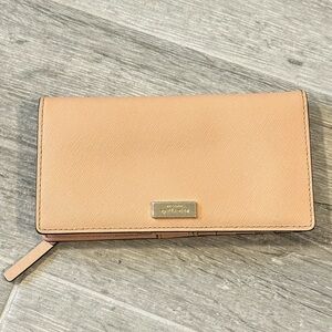 Kate Spade Darcy Large Slim Bifold Wallet in Saffiano Leather Tan